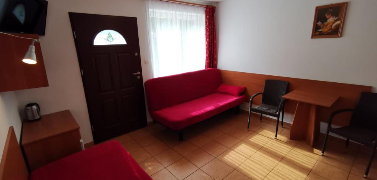 Pod Filarami Pobierowo Hotel Kültér fotó