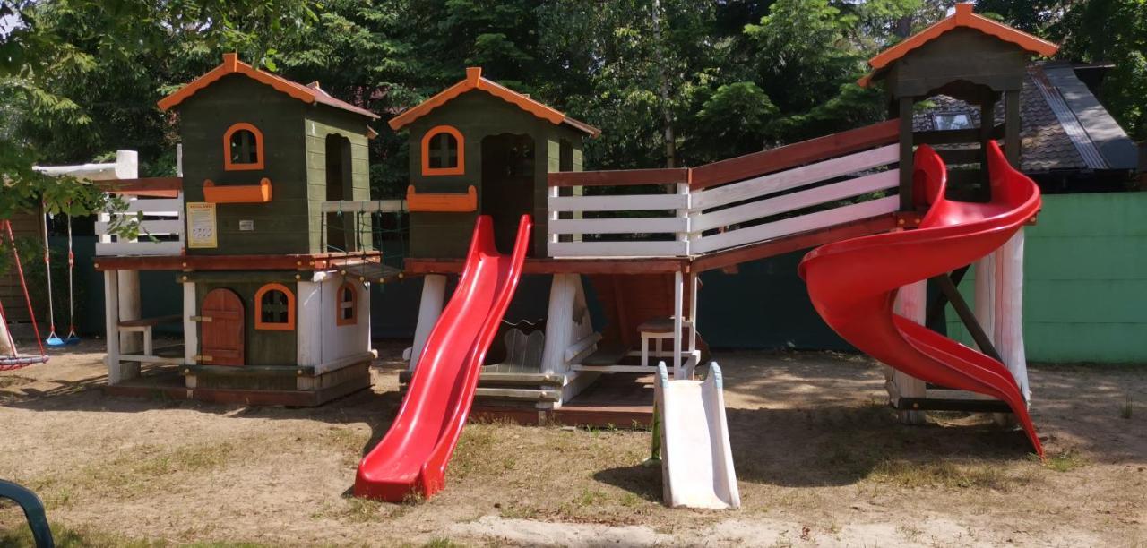 Pod Filarami Pobierowo Hotel Kültér fotó
