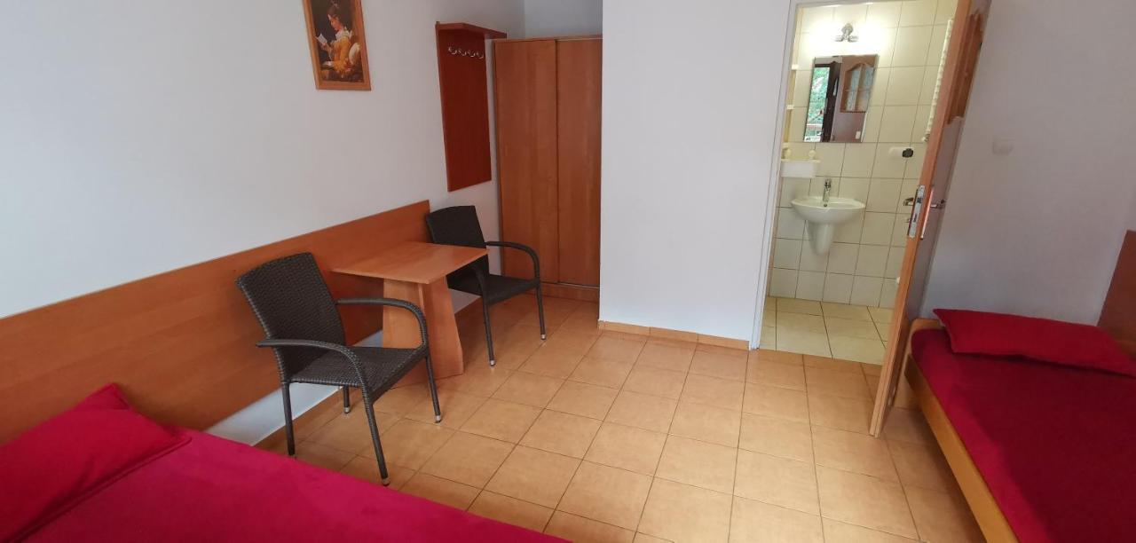 Pod Filarami Pobierowo Hotel Kültér fotó